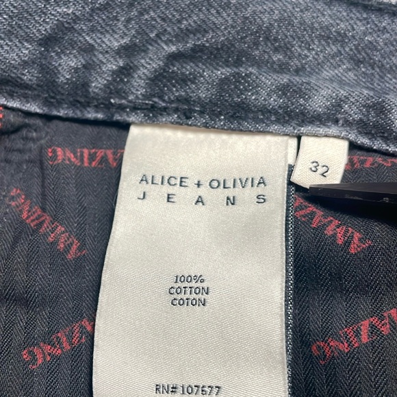 ALICE + OLIVIA Genevive Extra Distressed Black Wash Jeans size 32 - Picture 9 of 10